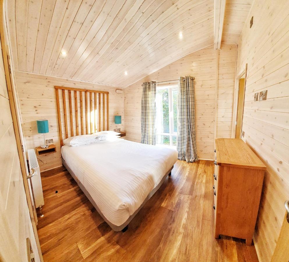 Skyline Lodge Loch Lomond Castle Lodges Balloch Ngoại thất bức ảnh