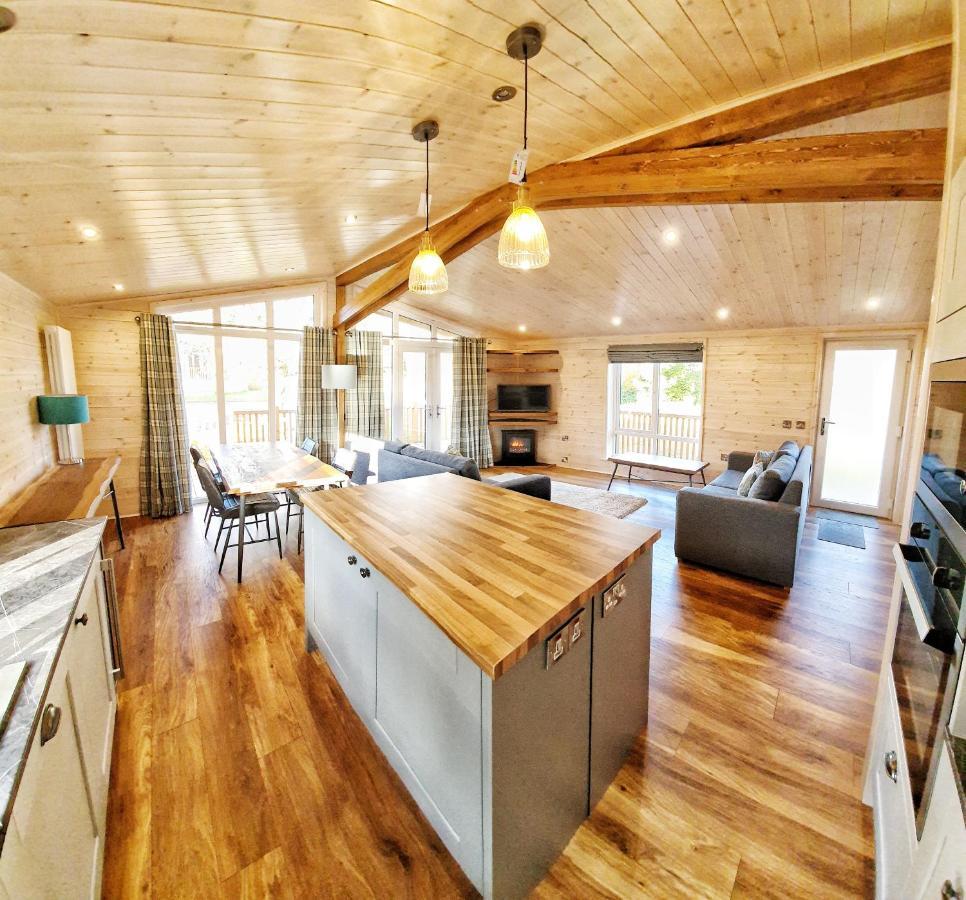 Skyline Lodge Loch Lomond Castle Lodges Balloch Ngoại thất bức ảnh