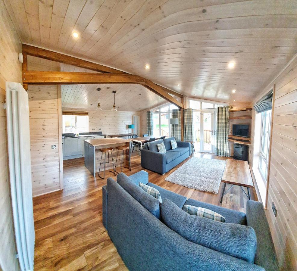 Skyline Lodge Loch Lomond Castle Lodges Balloch Ngoại thất bức ảnh